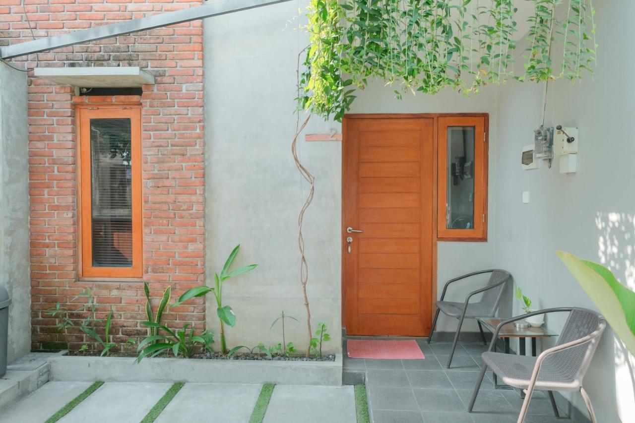 Andewi Guest House Denpasar Redpartner - Minimum Stay 30 Nights Sanur Esterno foto