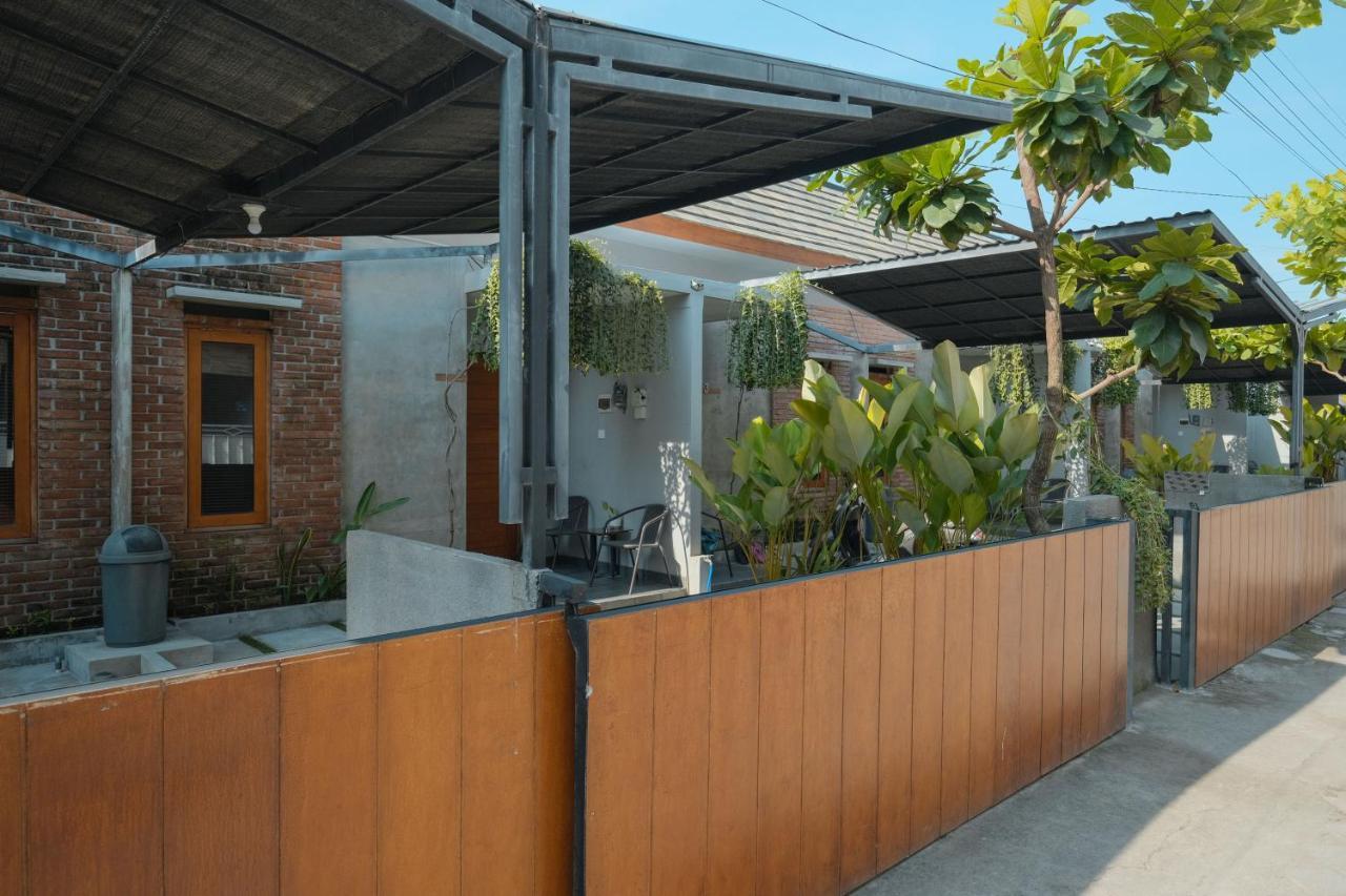 Andewi Guest House Denpasar Redpartner - Minimum Stay 30 Nights Sanur Esterno foto