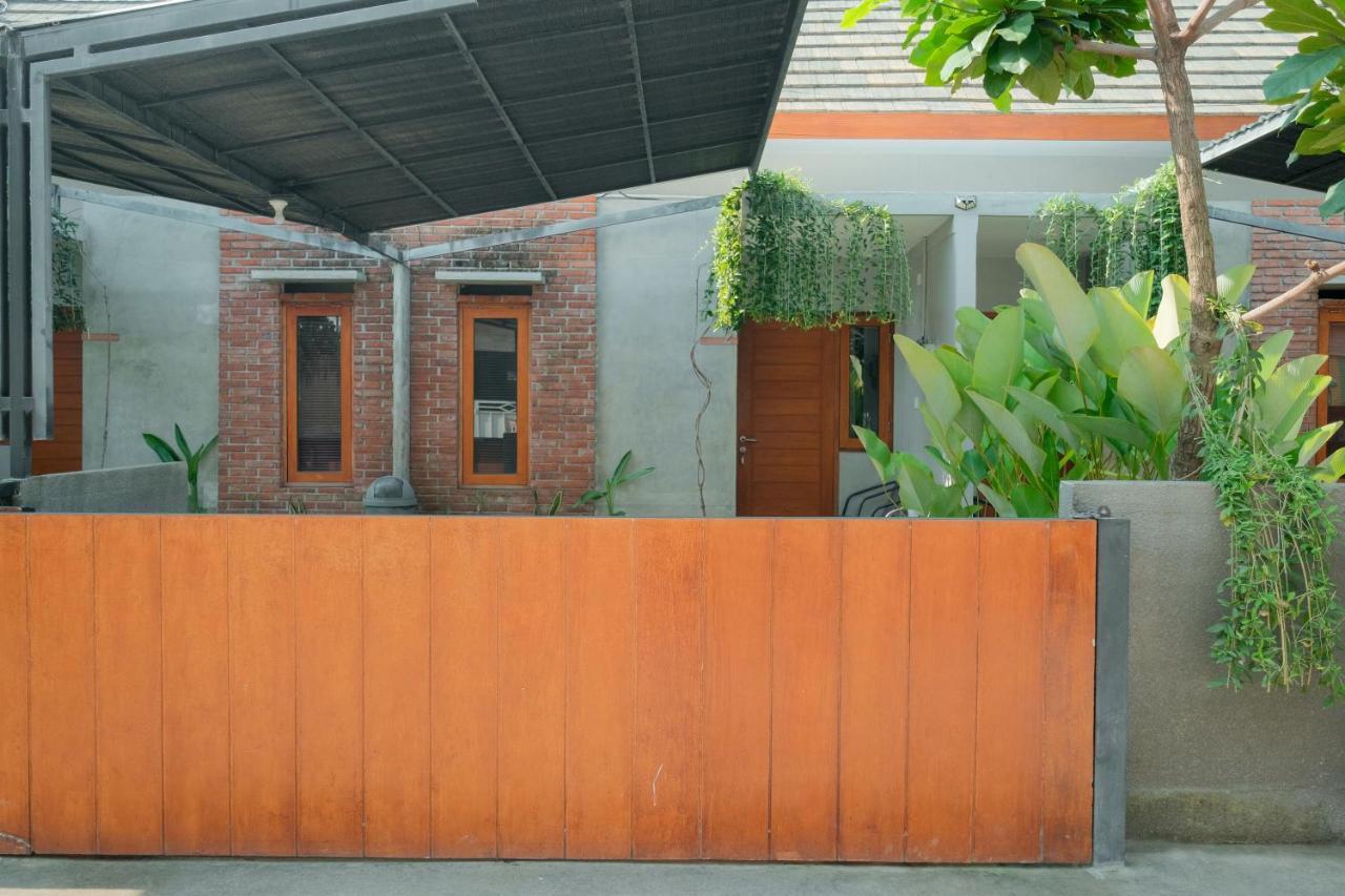 Andewi Guest House Denpasar Redpartner - Minimum Stay 30 Nights Sanur Esterno foto